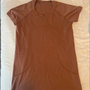 LULULEMON SPICED CHAI SWIFTLY TECH SHORT SLEEVE | SIZE 8